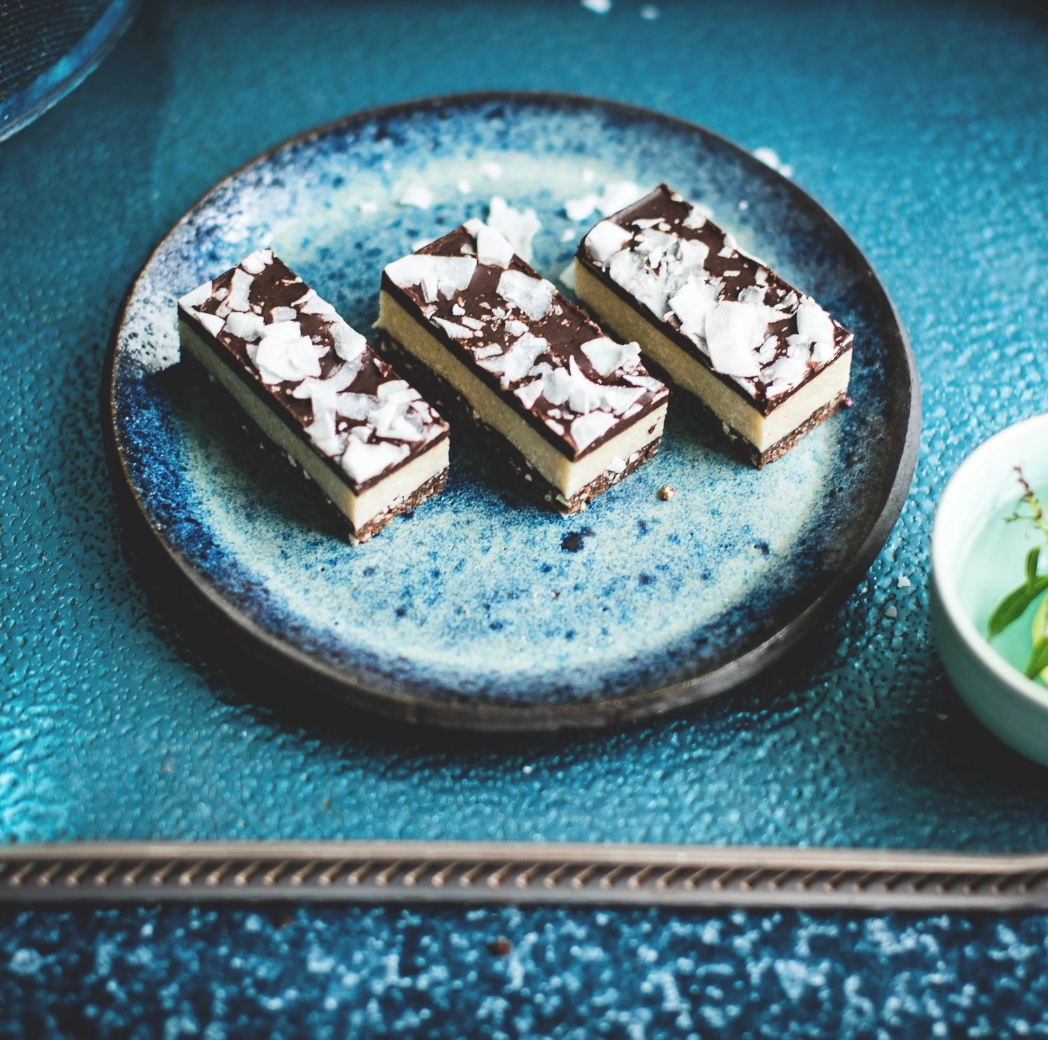Choc Coconut Slice (Org. Vg. Gf.)