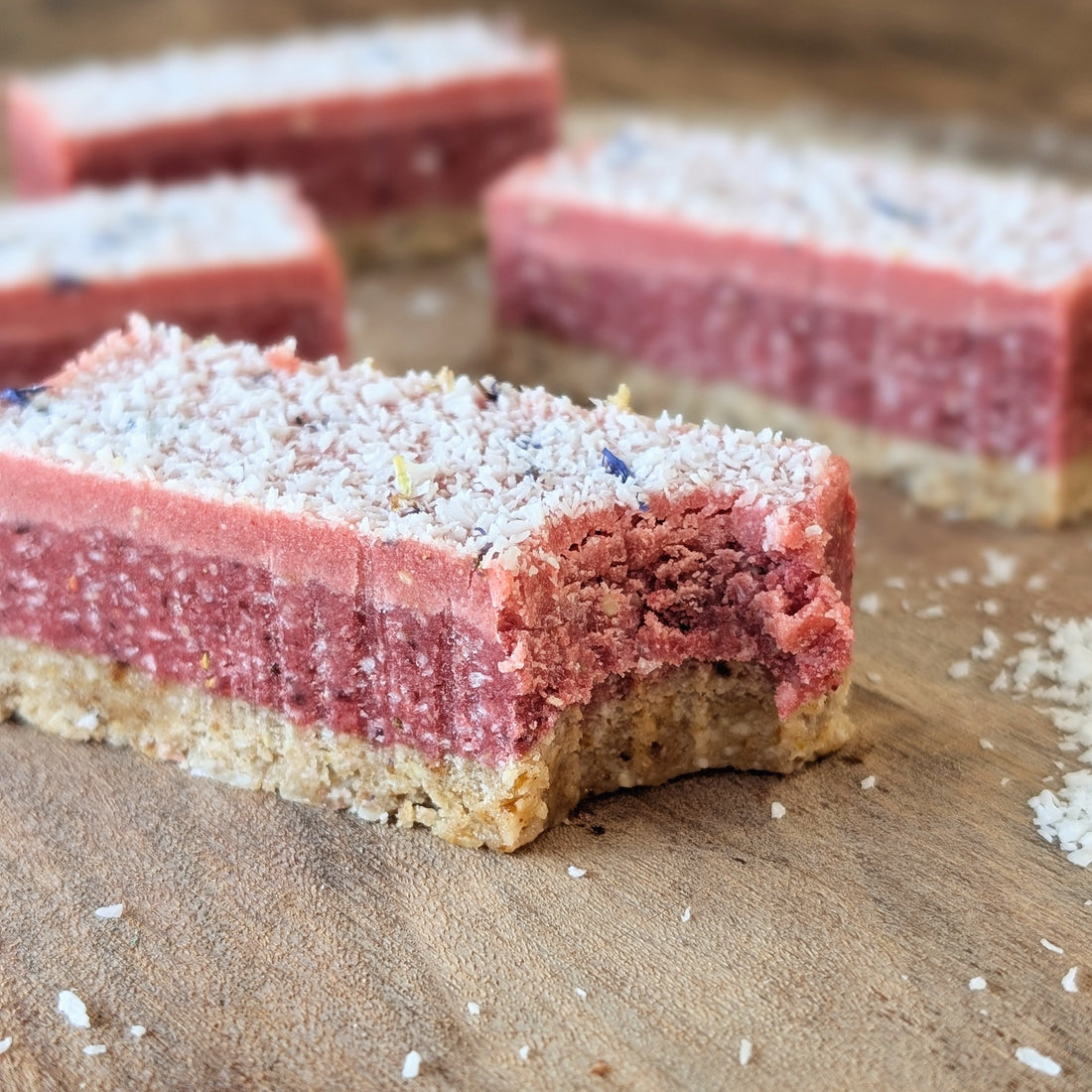 NEW! Strawberry Coconut Slice (Org. Vg. Gf.)